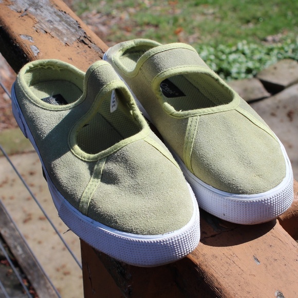 Coldwater Creek slipons Sz 8 Green leather - Picture 1 of 5